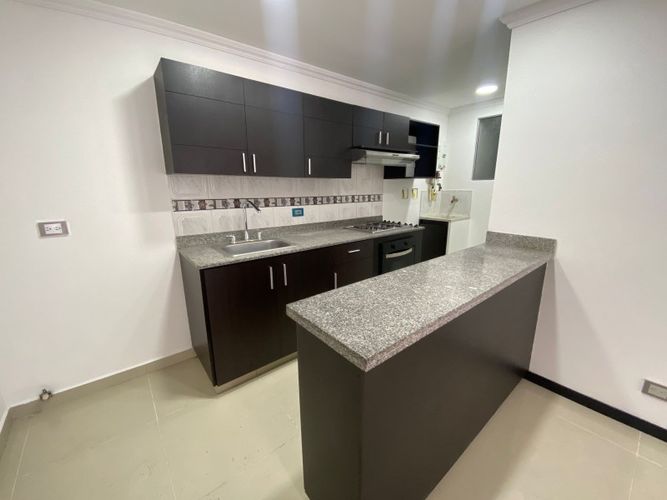 Apartamento de 3 alcobas en arriendo en Villa Carlota, Medellín, 84 m² · foto 4 de 14