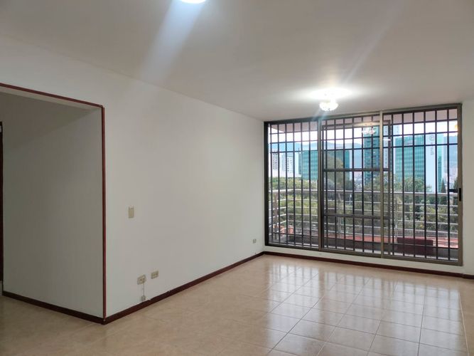 Apartamento de 3 alcobas en arriendo en El Poblado, Medellín, 82 m² · foto 3 de 16