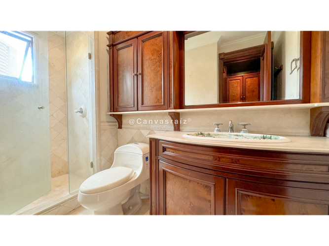Apartamento de 5 alcobas en venta en El Poblado, Medellín, 425 m² · foto 11 de 17