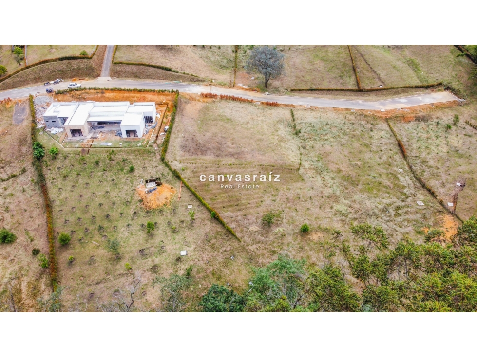 Land in Llano Grande (1800 m²) for Sale - 3