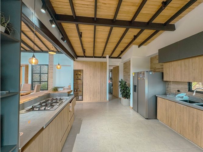 Casa de 4 alcobas en venta en Pantanillo, El Retiro, 400 m² · foto 2 de 13