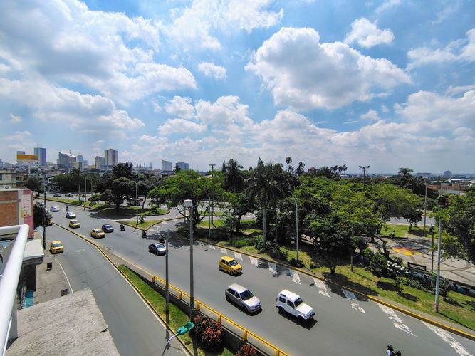 Edificio en venta en Los Libertadores, Cali, 1730 m² · foto 3 de 21