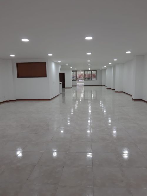 Edificio en venta en Los Libertadores, Cali, 1730 m² · foto 8 de 21