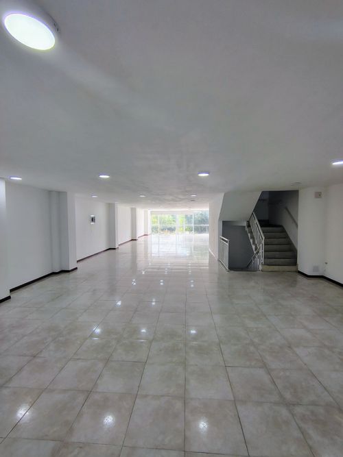 Edificio en venta en Los Libertadores, Cali, 1730 m² · foto 18 de 21