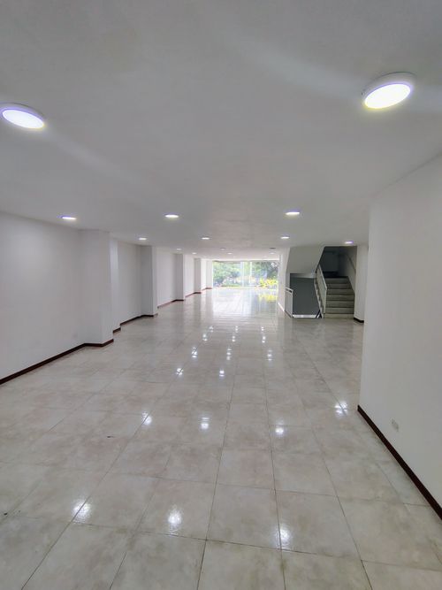 Edificio en venta en Los Libertadores, Cali, 1730 m² · foto 21 de 21