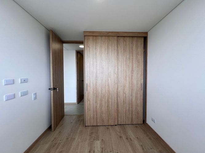 Apartamento de 2 alcobas en venta en San Antonio De Prado, Rionegro, 66 m² · foto 2 de 12