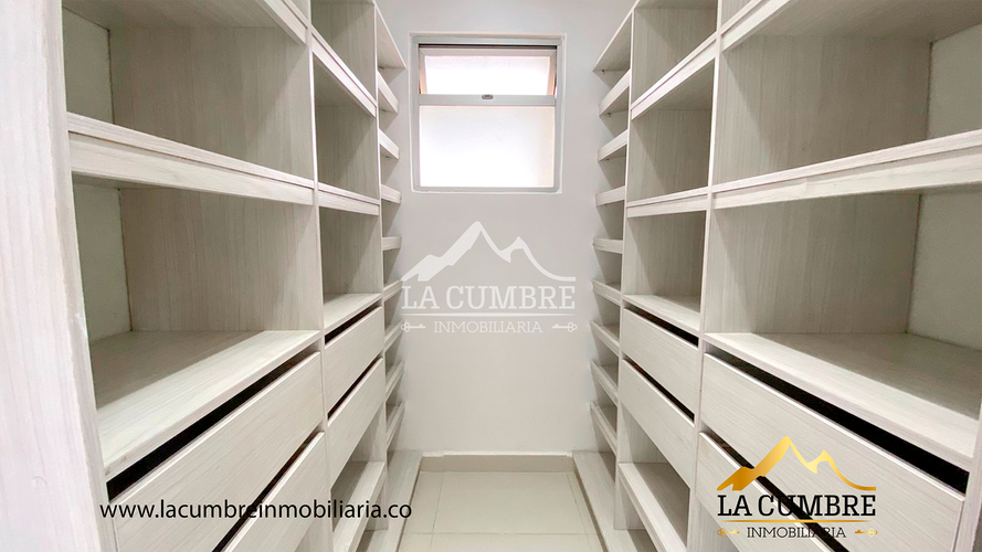 Casa de 3 alcobas en arriendo en El Tesoro, Medellín, 280 m² · foto 8 de 14
