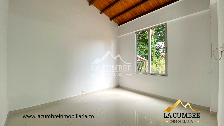 Casa de 3 alcobas en arriendo en El Tesoro, Medellín, 280 m² · foto 9 de 14