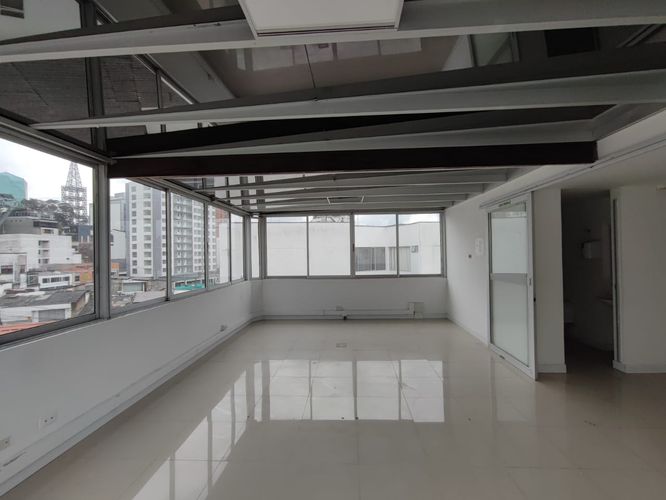 Edificio en arriendo en Cable, Manizales, 670 m² · foto 6 de 24