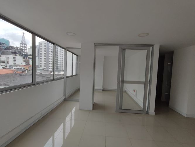 Edificio en arriendo en Cable, Manizales, 670 m² · foto 14 de 24