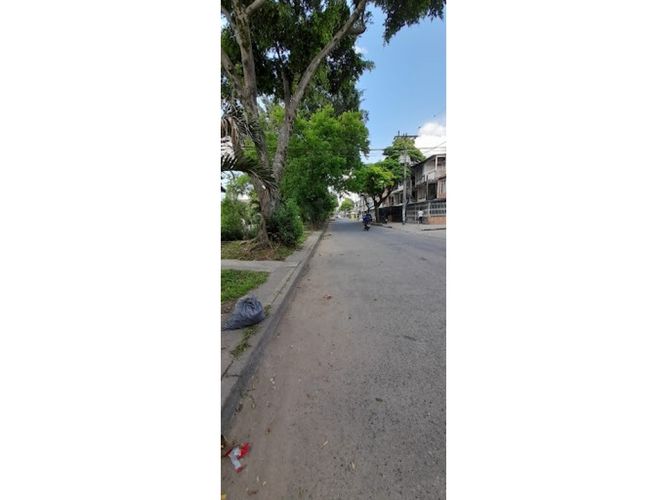 Casa de 8 alcobas en venta en El Poblado Ii, Cali, 180 m² · foto 2 de 20