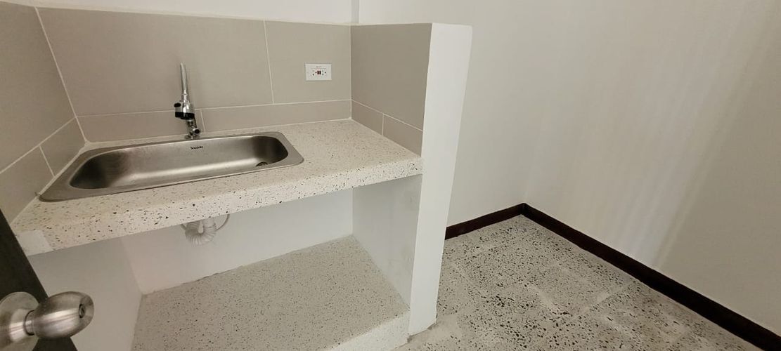 Casa en arriendo en Alamos, Pereira, 726 m² · foto 8 de 13