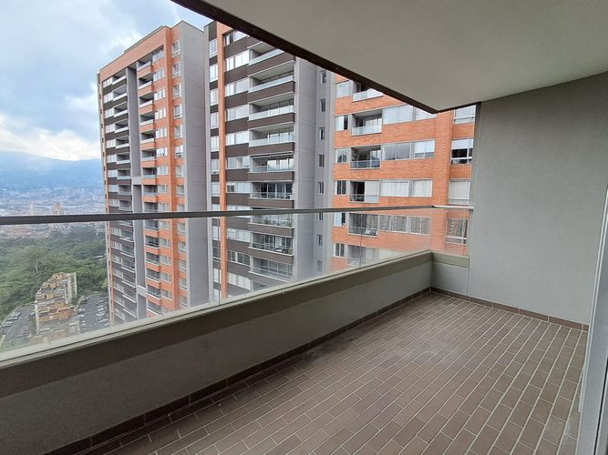 Apartamento en venta en Ditaires, Itagüí · foto 5 de 21