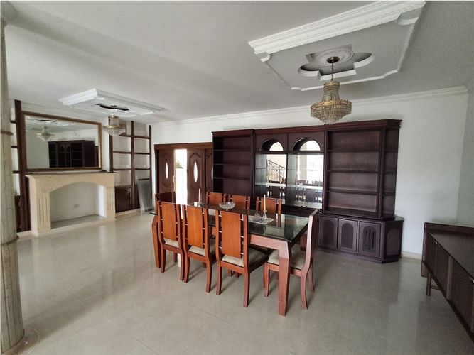 Casa de 5 alcobas en venta en Lagos Del Cacique, Bucaramanga, 650 m² · foto 3 de 24