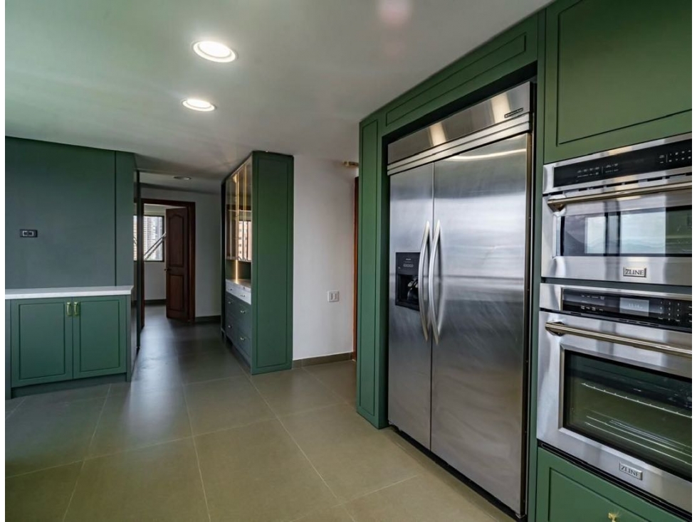 Apartamento en venta en El Poblado, Medellín · foto 3 de 24