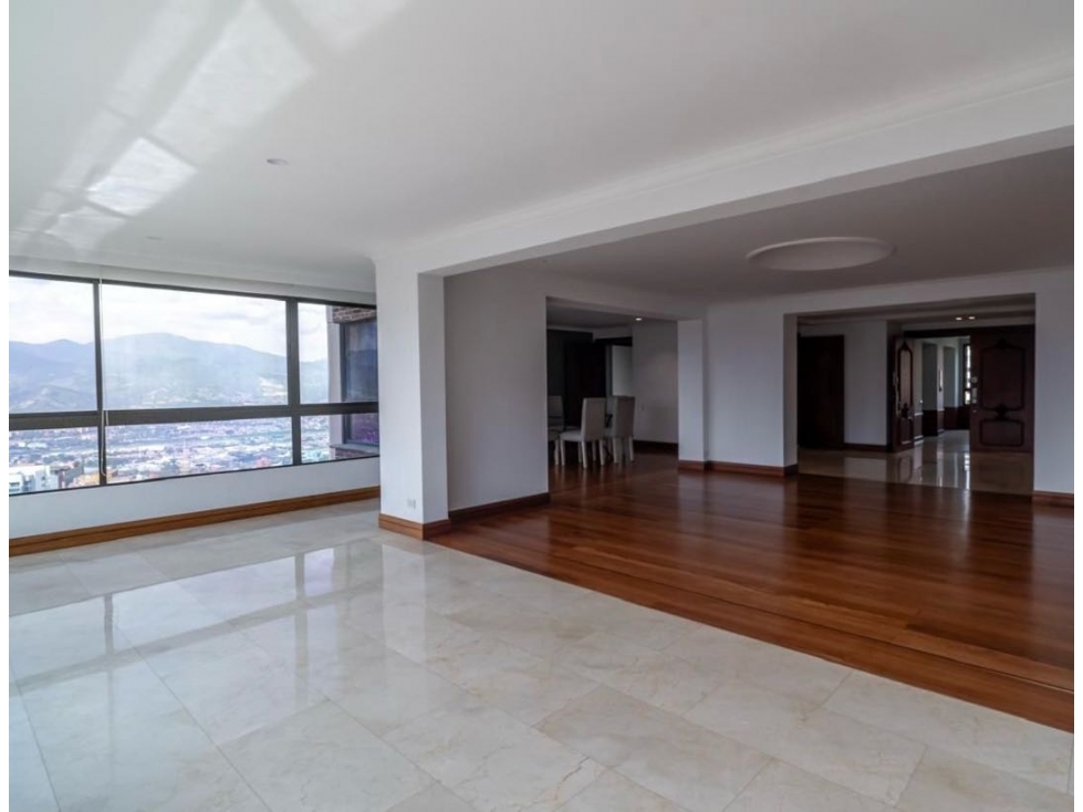 Apartamento en venta en El Poblado, Medellín · foto 6 de 24