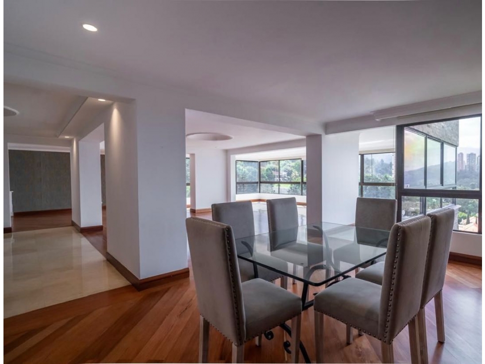 Apartamento en venta en El Poblado, Medellín · foto 7 de 24