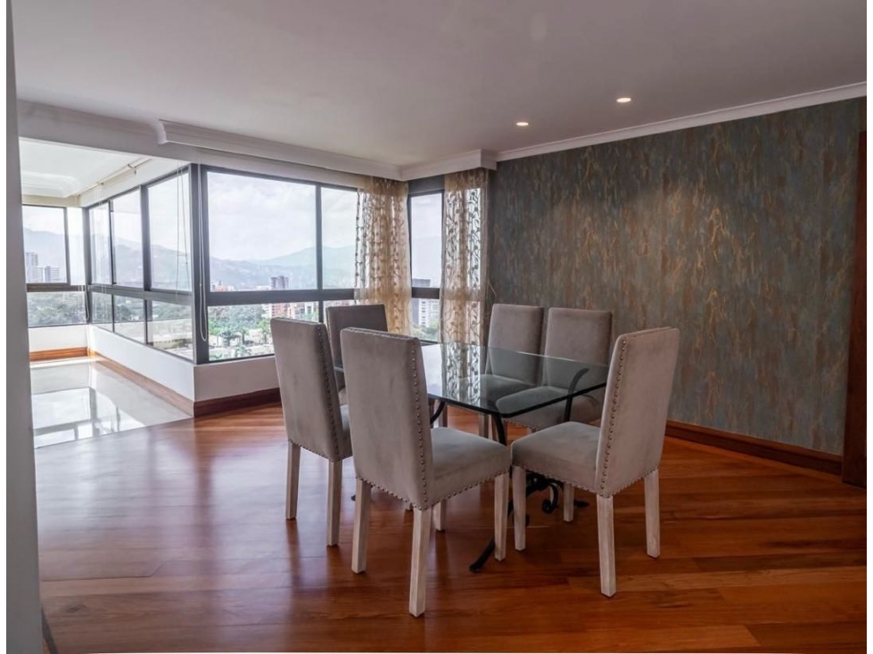 Apartamento en venta en El Poblado, Medellín · foto 9 de 24