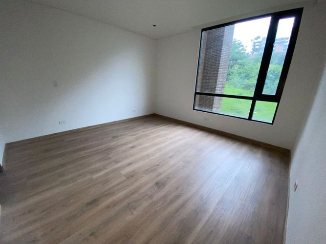 Apartamento de 3 alcobas en arriendo en San Lucas, Medellín, 140 m² · foto 3 de 9