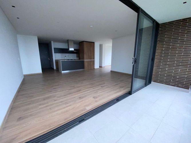 Apartamento de 3 alcobas en arriendo en San Lucas, Medellín, 140 m² · foto 8 de 9