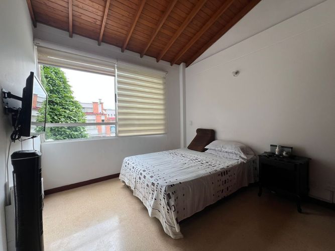 Casa de 4 alcobas en venta en Loma Benedictinos, Envigado, 186 m² · foto 7 de 18