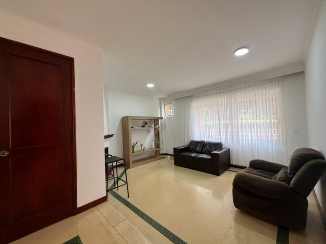 Casa de 4 alcobas en venta en Loma Benedictinos, Envigado, 186 m² · foto 13 de 18