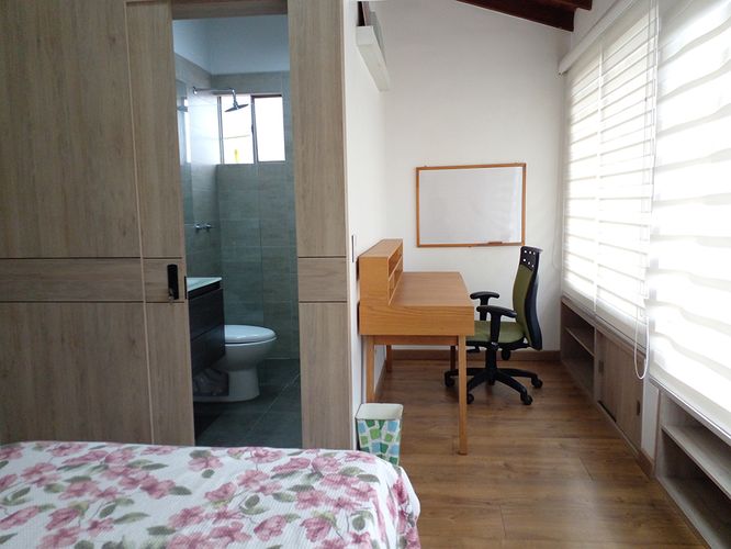 Casa de 3 alcobas en arriendo en El Portal, Envigado, 240 m² · foto 14 de 20