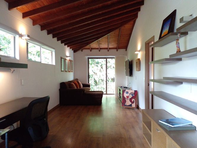 Casa de 3 alcobas en arriendo en El Portal, Envigado, 240 m² · foto 12 de 20