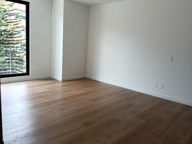 Apartamento de 3 alcobas en venta en Chicó Navarra, Bogotá, 150 m² · foto 6 de 19