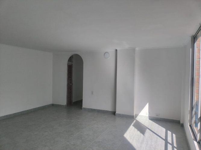 Apartamento de 3 alcobas en arriendo en El Poblado, Medellín, 100 m² · foto 2 de 15