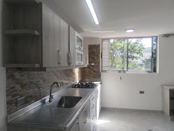Apartamento de 3 alcobas en arriendo en El Poblado, Medellín, 100 m² · foto 5 de 15