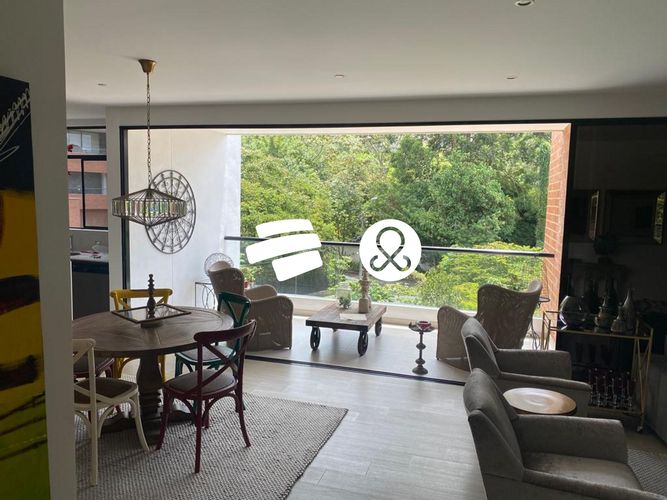 Apartamento de 2 alcobas en venta en Las Lomas, Medellín, 135 m² · foto 2 de 24
