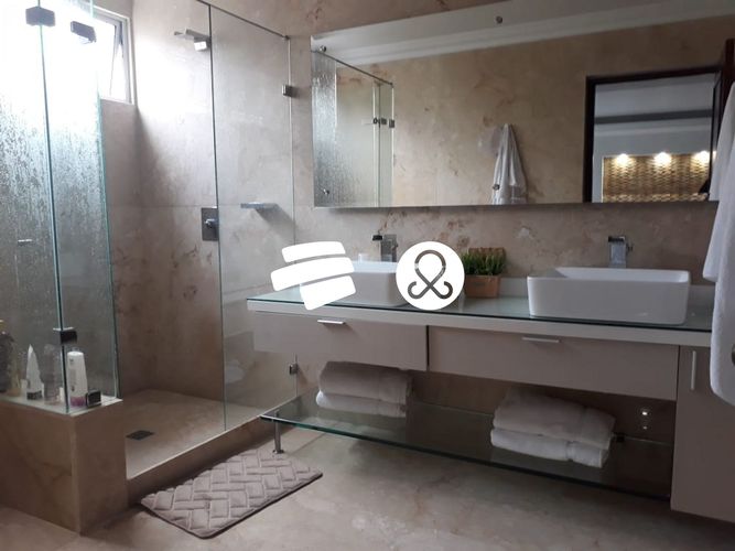 Casa de 4 alcobas en venta en El Poblado, Medellín, 270 m² · foto 8 de 10