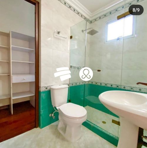 Casa de 4 alcobas en venta en El Poblado, Medellín, 270 m² · foto 9 de 10