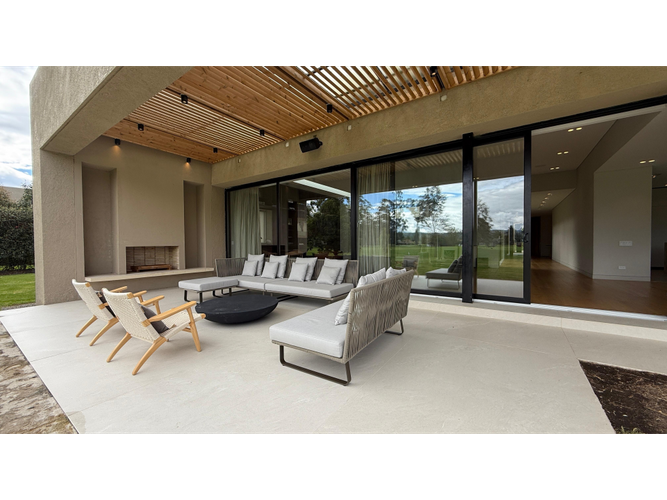 Casa de 4 alcobas en venta en Centro, La Calera, 780 m² · foto 3 de 24