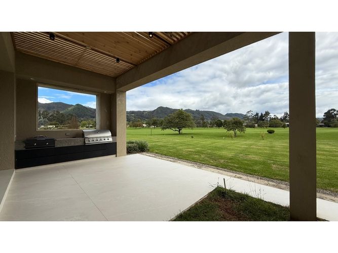 Casa de 4 alcobas en venta en Centro, La Calera, 780 m² · foto 4 de 24