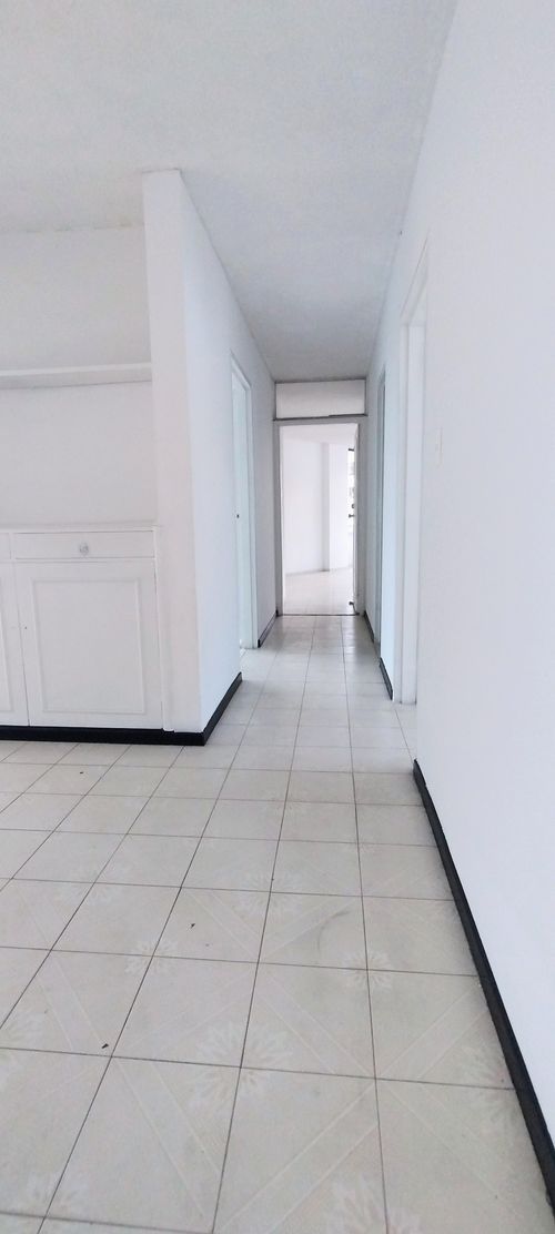 Apartamento de 5 alcobas en venta en Granada, Cali, 138 m² · foto 8 de 19