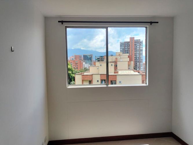 Apartamento de 2 alcobas en arriendo en El Poblado, Medellín, 74 m² · foto 12 de 17