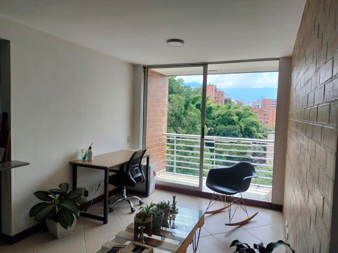 Apartamento de 2 alcobas en arriendo en El Poblado, Medellín, 74 m² · foto 2 de 17