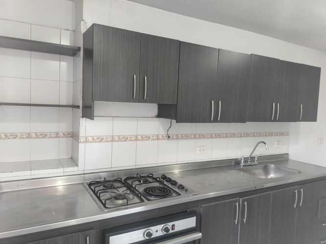 Apartamento de 3 alcobas en arriendo en El Poblado, Medellín, 106 m² · foto 5 de 16