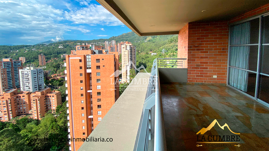 Apartamento de 3 alcobas en arriendo en La Calera, Medellín, 224 m² · foto 4 de 13