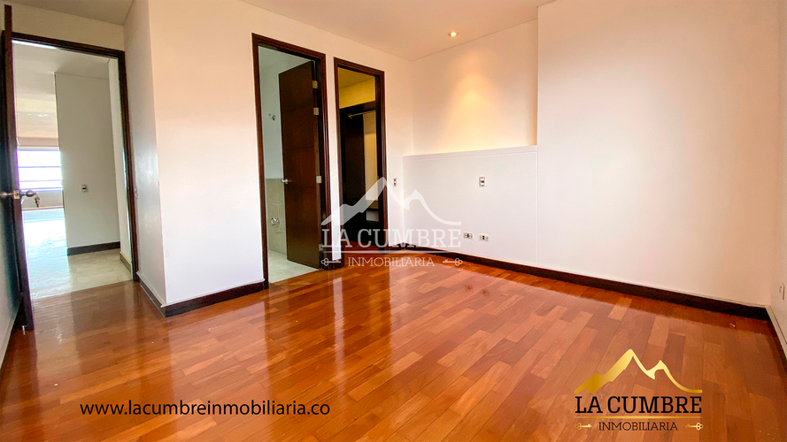 Apartamento de 3 alcobas en arriendo en La Calera, Medellín, 224 m² · foto 10 de 13