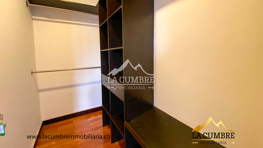 Apartamento de 3 alcobas en arriendo en La Calera, Medellín, 224 m² · foto 11 de 13