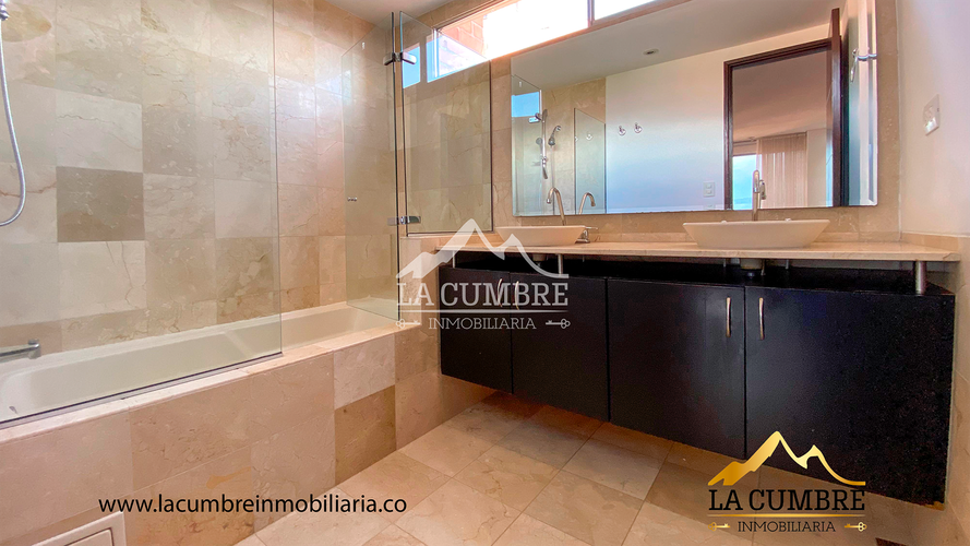 Apartamento de 3 alcobas en arriendo en La Calera, Medellín, 224 m² · foto 12 de 13