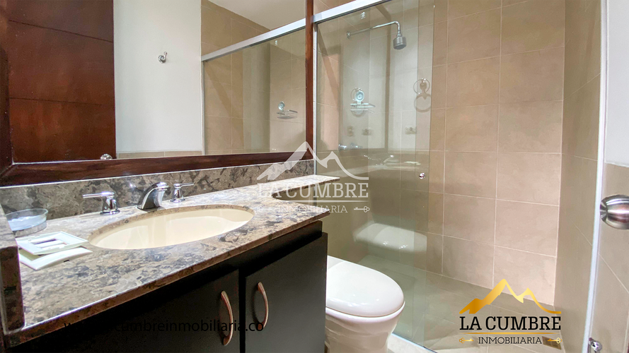 Apartamento de 3 alcobas en arriendo en La Calera, Medellín, 224 m² · foto 13 de 13