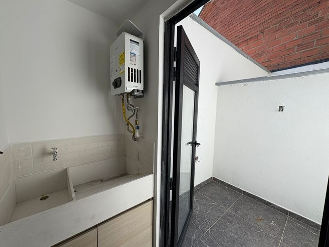 Apartamento de 2 alcobas en arriendo en Laureles, Medellín, 88 m² · foto 5 de 16