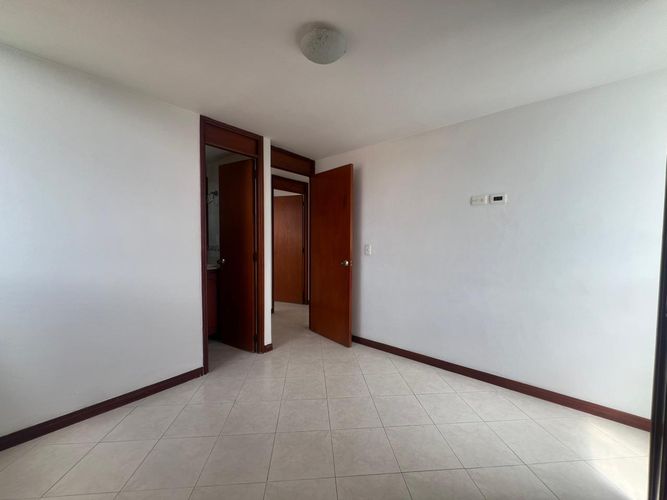 Apartamento de 3 alcobas en arriendo en El Poblado, Medellín, 73 m² · foto 7 de 12
