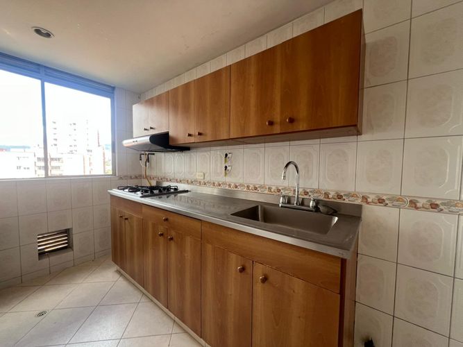 Apartamento de 3 alcobas en arriendo en El Poblado, Medellín, 73 m² · foto 4 de 12