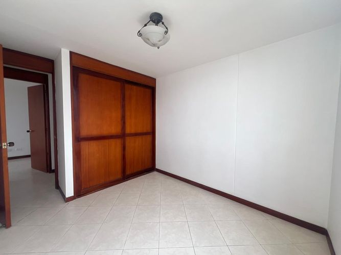Apartamento de 3 alcobas en arriendo en El Poblado, Medellín, 73 m² · foto 10 de 12