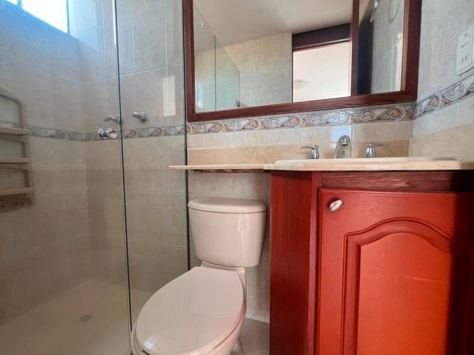 Apartamento de 3 alcobas en arriendo en El Poblado, Medellín, 73 m² · foto 11 de 12